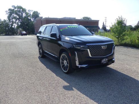Used 2021 Cadillac Escalade Premium Luxury AWD/4WD image 5