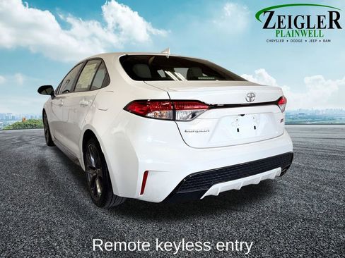 Used 2020 Toyota Corolla SE FWD image 4