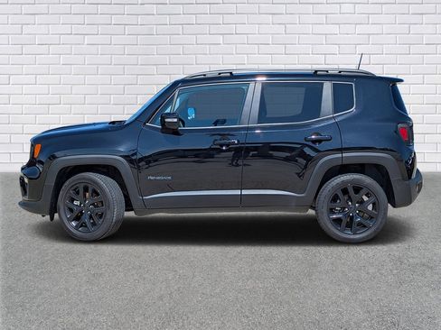 Used 2023 Jeep Renegade Altitude w/ Sun/Sound Group AWD/4WD image 2