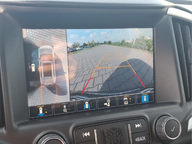 Used 2024 GMC Terrain SLT w/ Tech Package FWD image 8