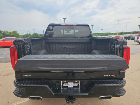 Used 2019 GMC Sierra 1500 AT4 w/ AT4 Premium Package AWD/4WD image 6