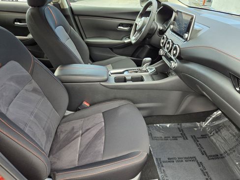 Used 2025 Nissan Sentra SR FWD image 32