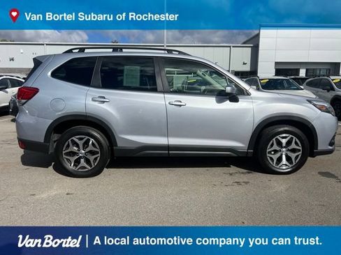 Used 2023 Subaru Forester Premium AWD/4WD image 6