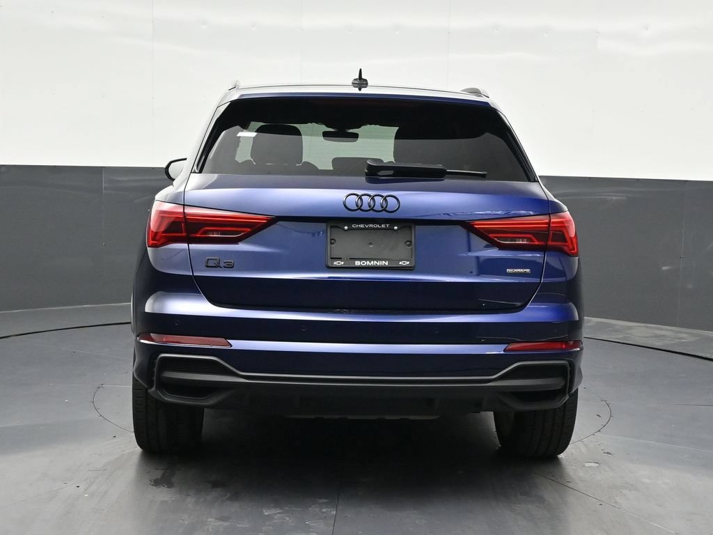 Used 2021 Audi Q3 2.0T Premium w/ Convenience Package AWD/4WD image 4
