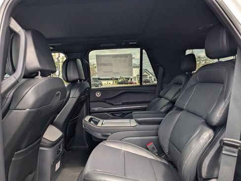 New 2026 Lincoln Navigator Reserve image 14