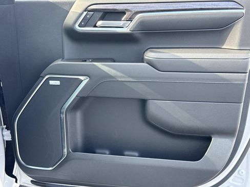 Used 2023 Chevrolet Silverado 1500 LTZ image 17