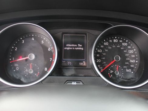 Used 2019 Volkswagen Tiguan SE image 13