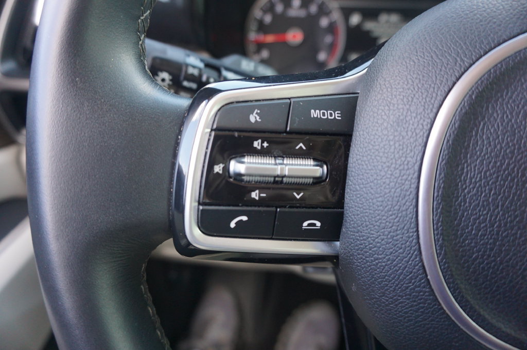 Used 2023 Kia Sorento EX w/ Panoramic Sunroof Package FWD image 8