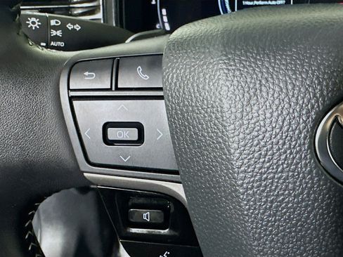 Used 2025 Toyota Camry SE image 16