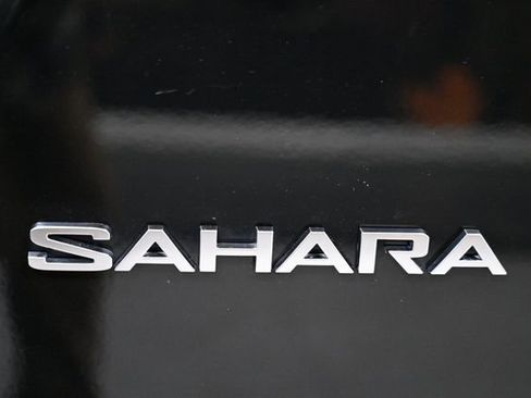 Used 2020 Jeep Wrangler Unlimited Sahara image 10