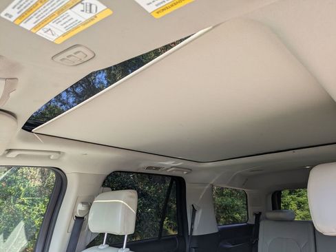 Used 2020 Ford Expedition Platinum image 17