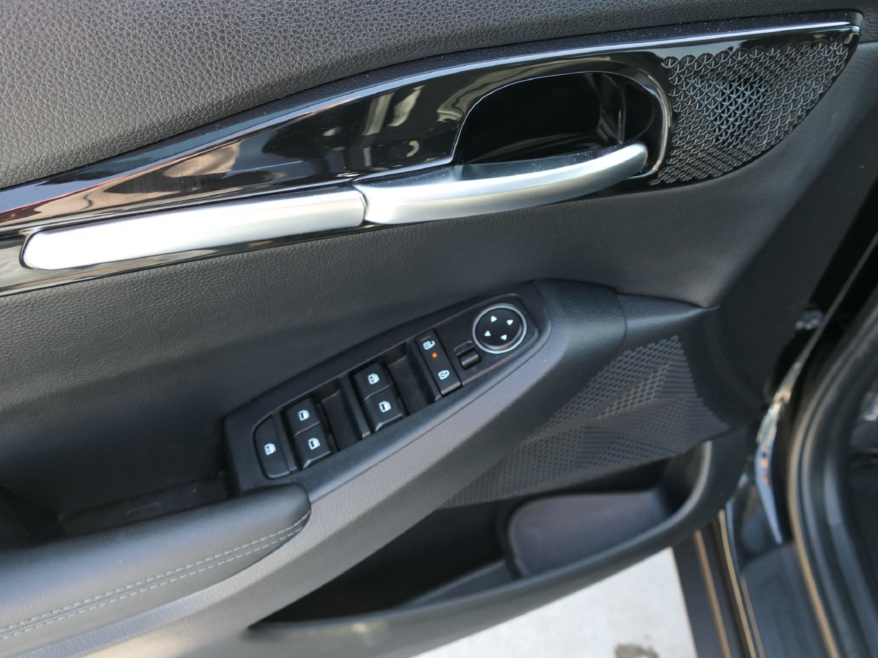 Certified 2024 Kia Seltos EX FWD image 14