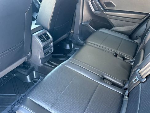 Used 2020 Volkswagen Tiguan SE image 5