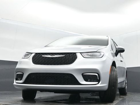 New 2026 Chrysler Pacifica Pinnacle image 33