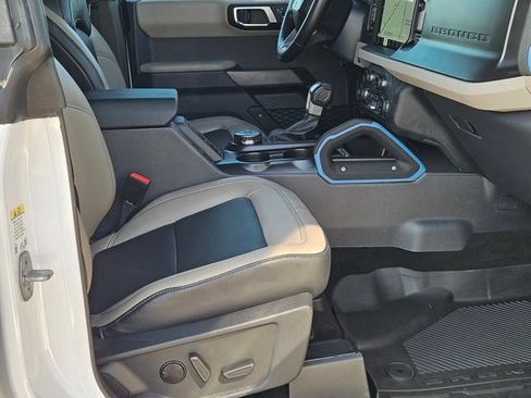 Used 2023 Ford Bronco Wildtrak AWD/4WD image 21
