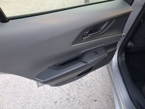 Used 2025 Toyota Prius LE FWD image 11