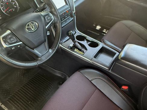 Used 2017 Toyota Camry SE FWD image 38
