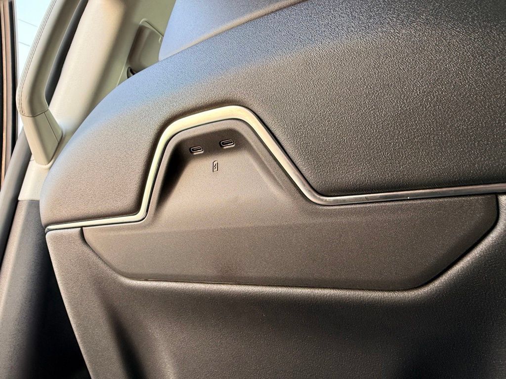 New 2027 Lincoln Navigator Premiere AWD/4WD image 13
