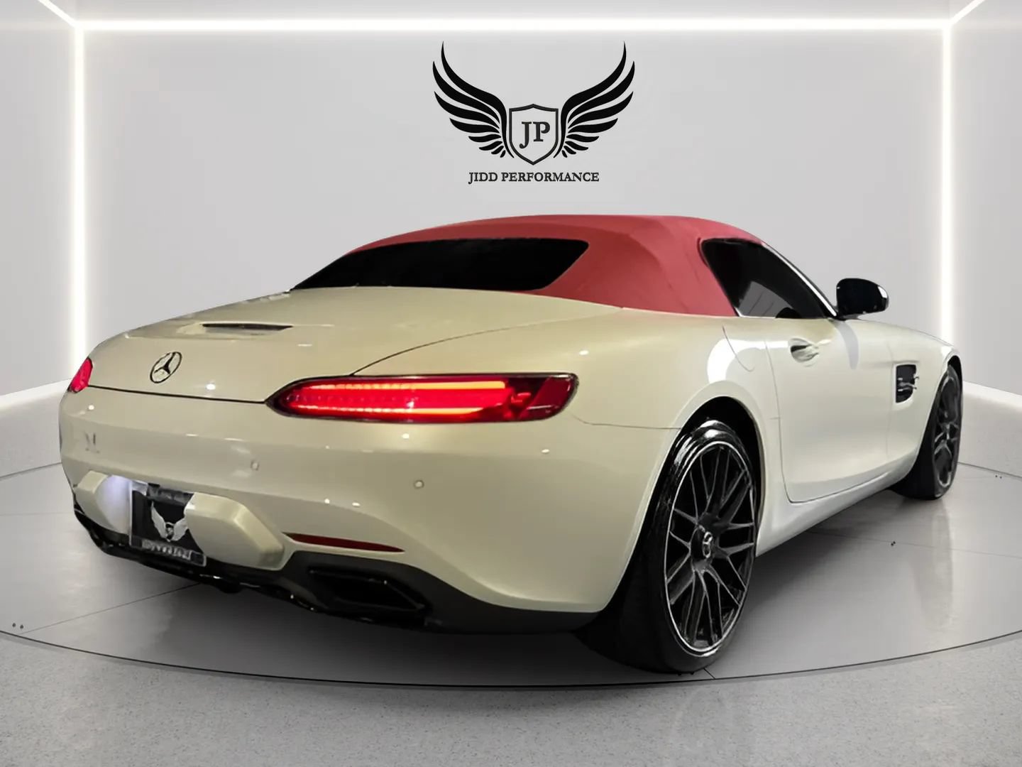 Used 2018 Mercedes-Benz AMG GT Roadster image 13