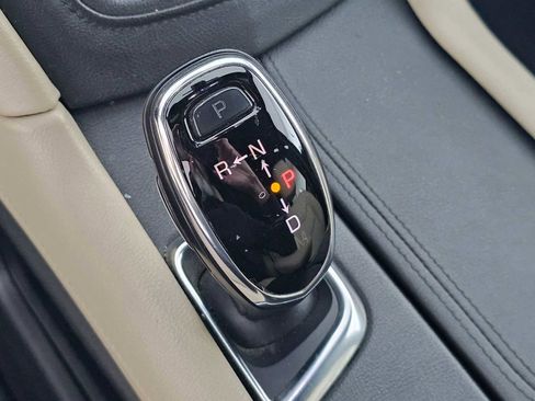 Used 2019 Cadillac XT5 FWD image 30