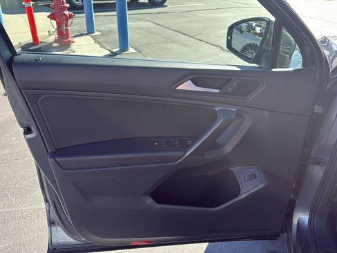 Used 2021 Volkswagen Tiguan SEL w/ 3rd Row Seat Package image 10