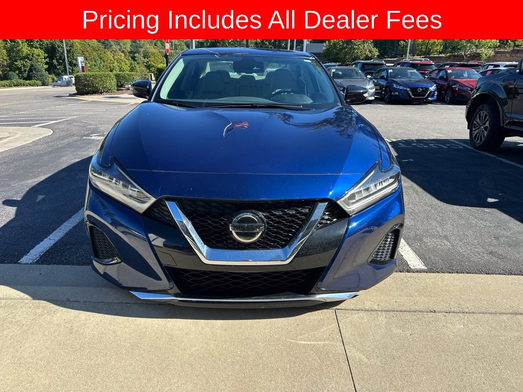 Used 2022 Nissan Maxima SV w/ Floor Mat Group FWD image 2