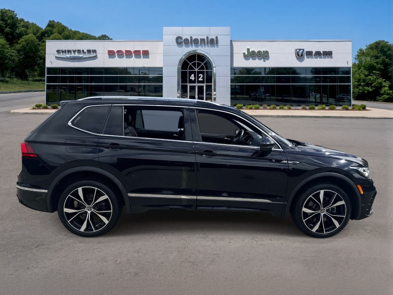 Used 2024 Volkswagen Tiguan SEL R-Line AWD/4WD image 10
