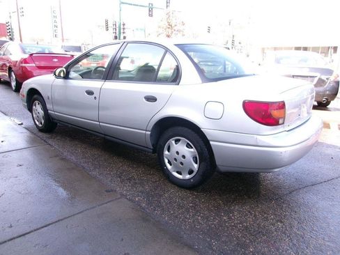 Used 2002 Saturn S-Series SL1 image 4