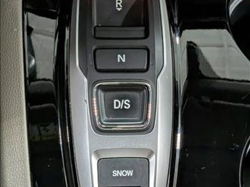 Used 2021 Honda Pilot Touring image 16