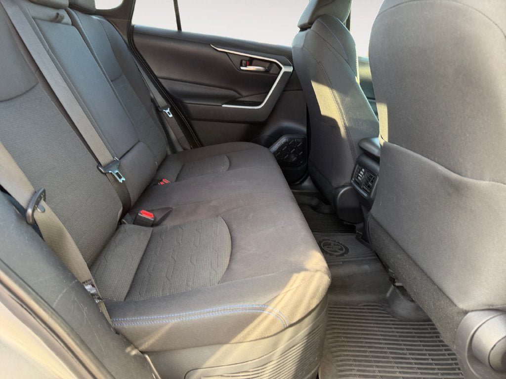 Used 2023 Toyota RAV4 SE w/ Convenience Package AWD/4WD image 23