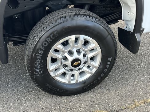 Used 2025 Chevrolet Silverado 2500 LT w/ Convenience Package image 25