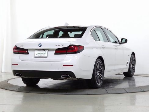 Used 2023 BMW 530e xDrive w/ Premium Package image 10