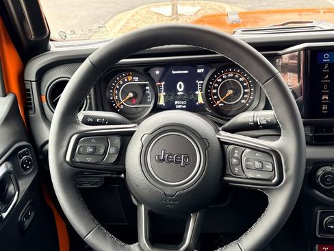 New 2025 Jeep Gladiator Mojave w/ Convenience Group image 24