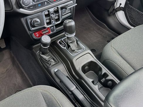 Used 2024 Jeep Wrangler Willys image 5