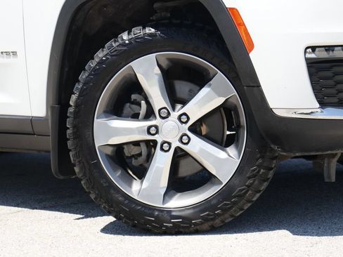 Used 2021 Jeep Grand Cherokee L Limited w/ MOPAR Finishing Package RWD image 3