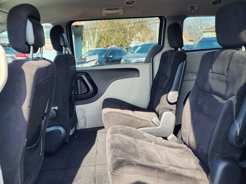 Used 2014 Dodge Grand Caravan SXT image 13