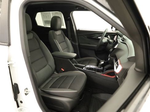 Used 2023 Chevrolet TrailBlazer RS w/ Sun and Liftgate Package image 32