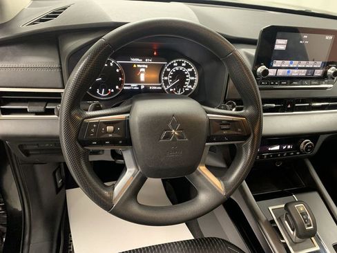 Used 2022 Mitsubishi Outlander ES AWD/4WD image 12