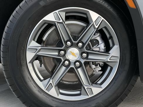 Certified 2025 Chevrolet Blazer LT image 9