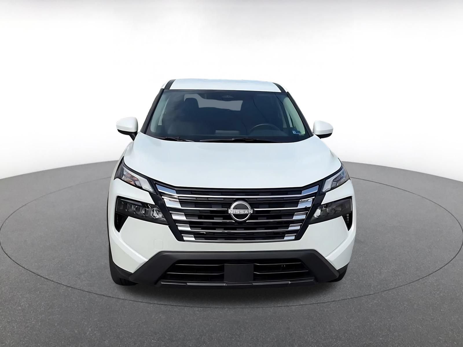 Used 2026 Nissan Rogue SV FWD image 4