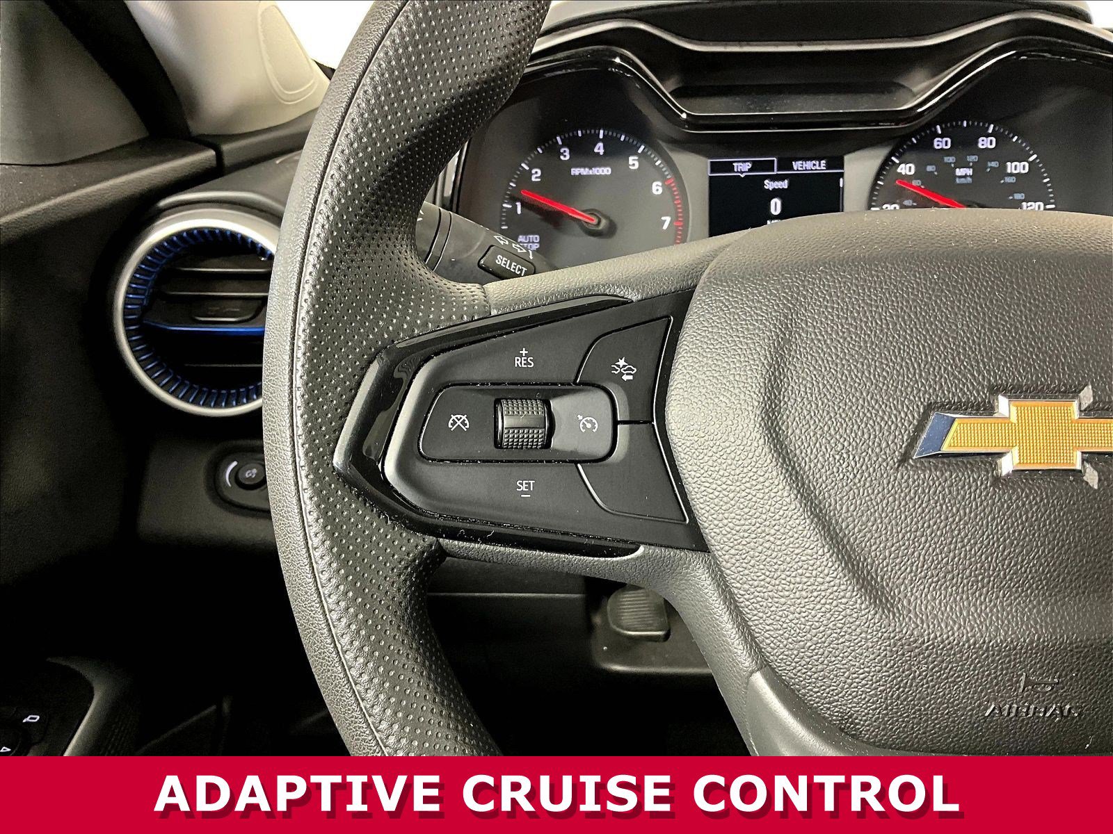 Used 2025 Chevrolet Trax LS w/ LS Convenience Package FWD image 10