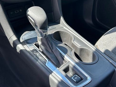 Used 2024 Chevrolet Equinox LT FWD image 22