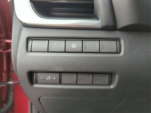 Certified 2021 Nissan Rogue SV image 33