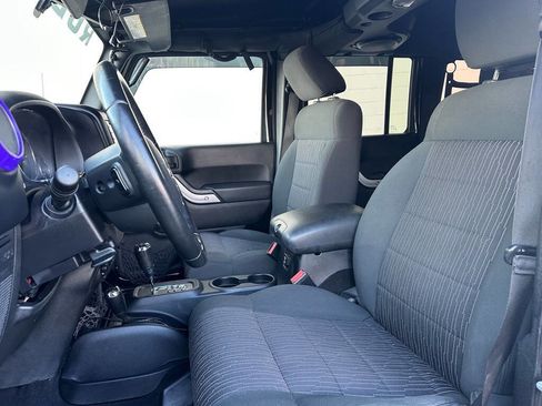 Used 2012 Jeep Wrangler Unlimited Rubicon w/ Dual Top Group image 10