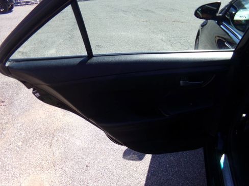 Used 2017 Toyota Camry SE w/ Protection Package (Q2) image 24