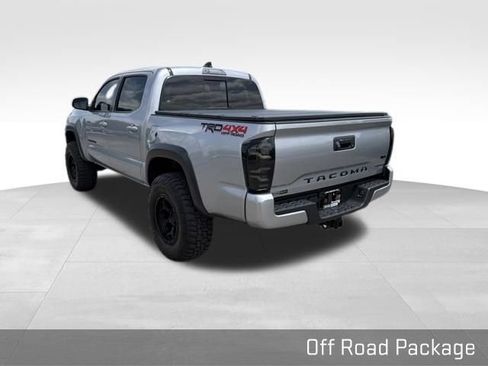 Used 2021 Toyota Tacoma TRD Off-Road AWD/4WD image 11