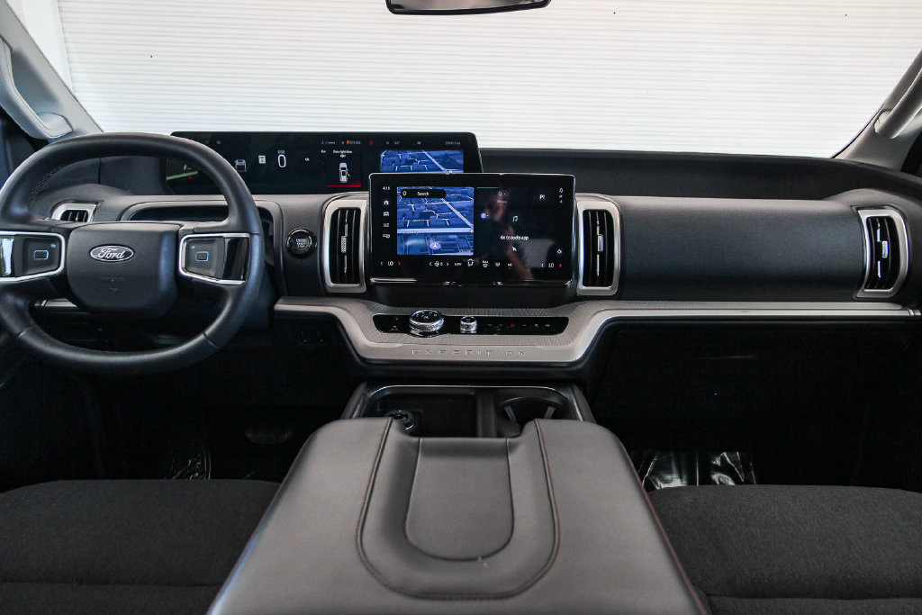 Certified 2025 Ford Expedition Active RWD image 15