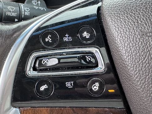 Used 2017 Cadillac Escalade Luxury image 29