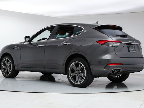 Certified 2023 Maserati Levante GT AWD/4WD image 3