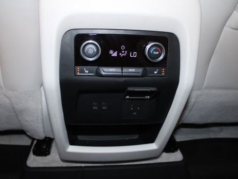 Used 2025 Buick Enclave Avenir w/ Super Cruise Package AWD/4WD image 24
